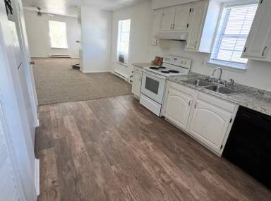 Main picture of 1014 E Balview Ave