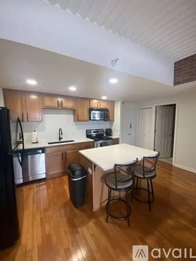 Main picture of 105 N 31st Ave