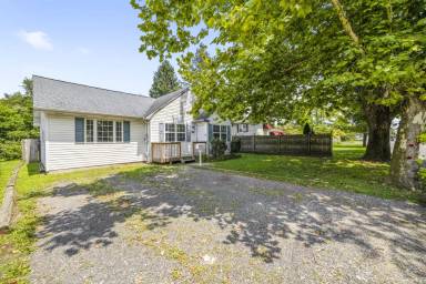 Main picture of 1125 Hessian Ave
