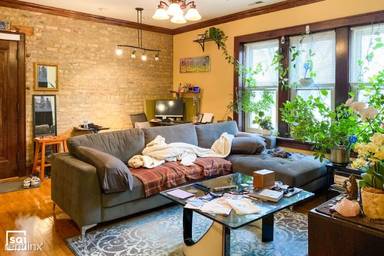 Main picture of 2920 W Cullom Ave