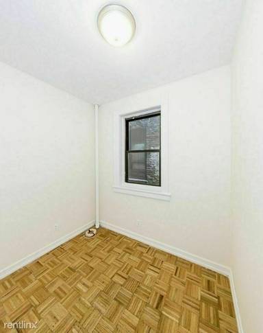 Main picture of 59 E 3rd St