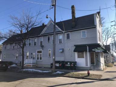 Main picture of 1000 E Locust St