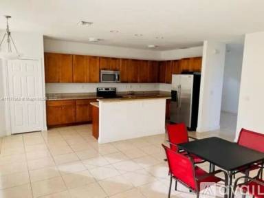 Main picture of 10020 NW 10th St