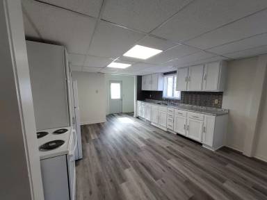 Main picture of 317 Chute St