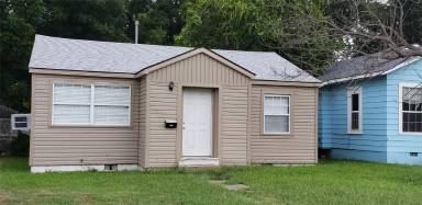 Main picture of 720 E 8th St