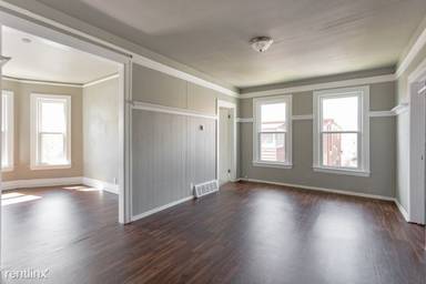 Main picture of 4634 Howard St