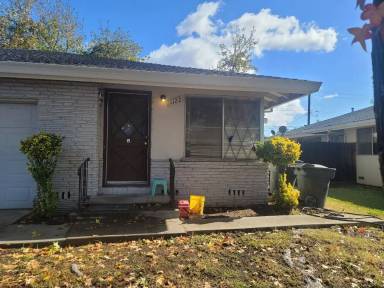 Main picture of 1124 Wayland Ave