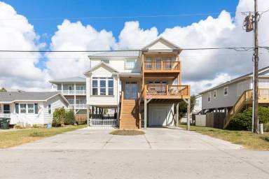 Main picture of 1405 N Topsail Dr