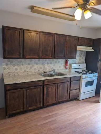 Main picture of 126 N. Orchard Street - 3