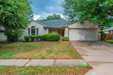Main picture of 1205 Jordan Ln