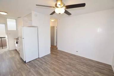 Main picture of 1837 Young St