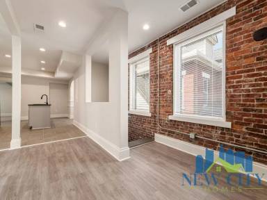 Main picture of 1031 E Livingston Ave