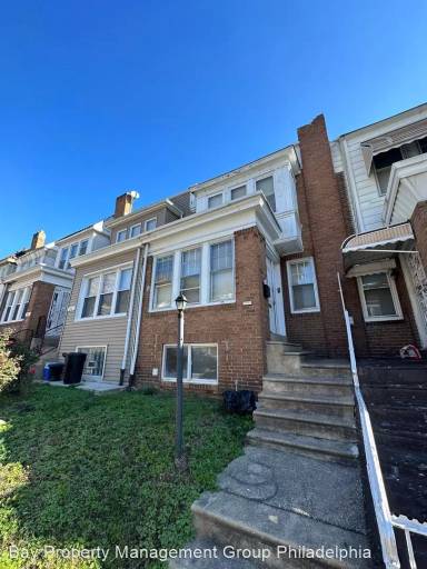 Main picture of 310 E Elwood St