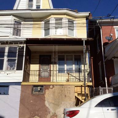 Main picture of 1003 E Dewart St