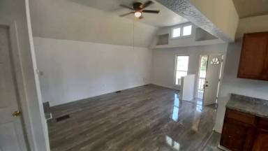 Main picture of 2265 Avondale Ave