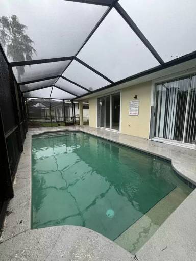 Main picture of 2915 Sunset Lakes Blvd