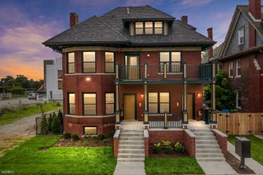 Main picture of 304 Erskine St