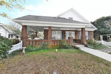 Main picture of 1818 W Academy St