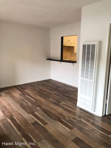 Main picture of 14240 Calvert St