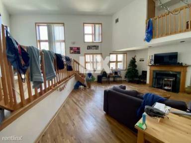 Main picture of 865 W Buckingham Pl