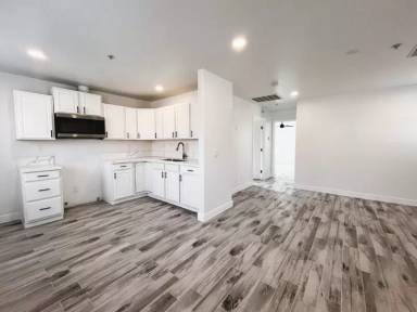 Main picture of 4141 Teal St