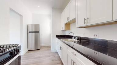 Main picture of 2318 W Jefferson Blvd