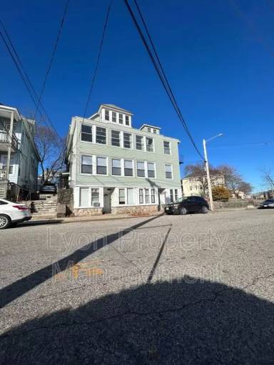 Main picture of 230 W School St