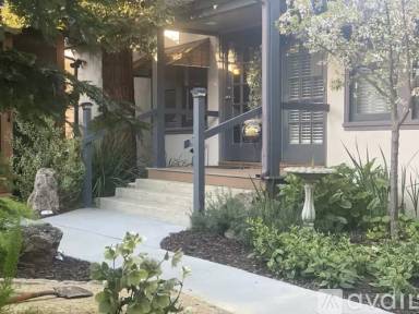 Main picture of 1115 Court St