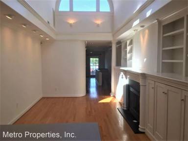 Main picture of 3435 W Cary St