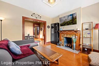 Main picture of 117 W Archer Pl
