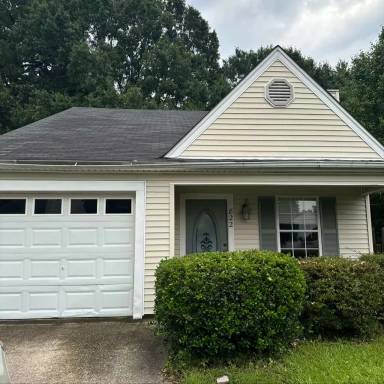 Main picture of 830 Melissa St