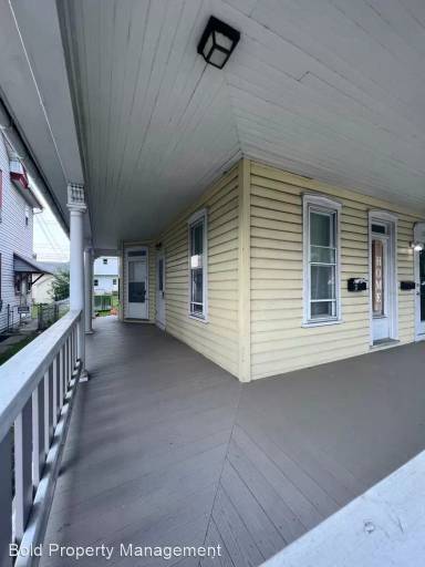 Main picture of 119 W Main St
