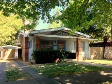 Main picture of 146 W 2nd Ave