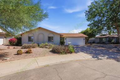 Main picture of 8608 E Whitton Ave
