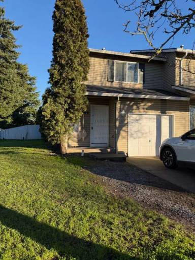 Main picture of 953 Charter Pl NE