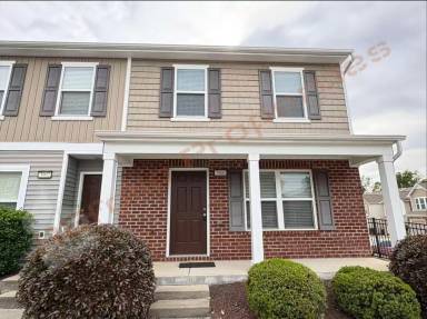 Main picture of 3900 Swinton St