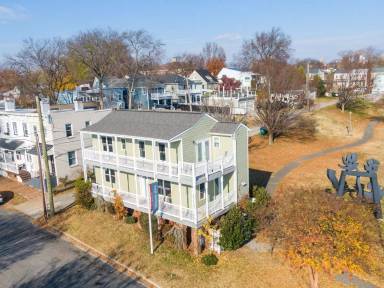 Main picture of 612 Holly St
