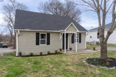Main picture of 109 E 15th St