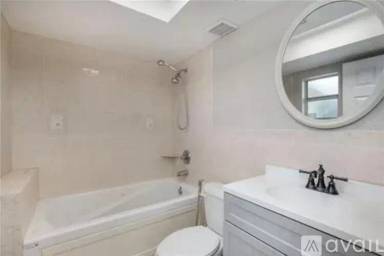 Main picture of 5024 Landsman Ave