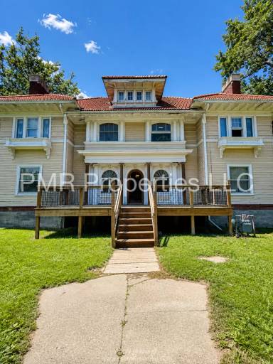 Main picture of 224 S 8th St