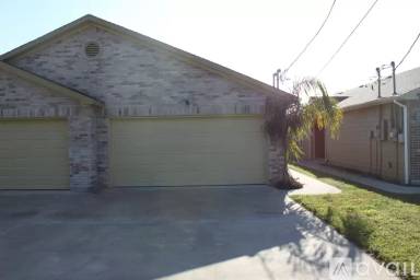 Main picture of 911B S Verne St