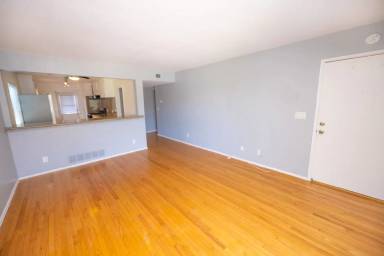 Main picture of 4646-48 Louisiana St