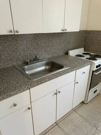 Main picture of 180 NW 17th St