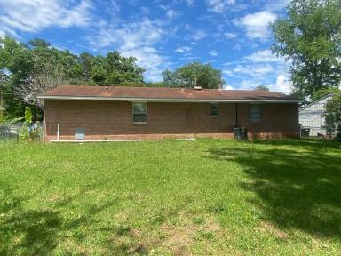 Main picture of 6068 Capri Cir
