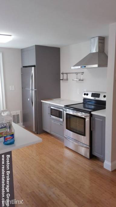Main picture of 114 Buttonwood St