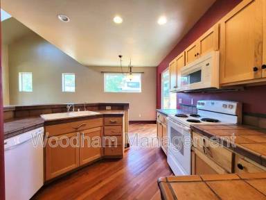 Main picture of 3977 Bosal St
