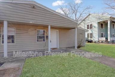 Main picture of 817 S Elm St; Sherman 75090 - 2