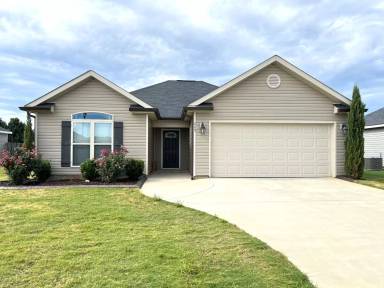Main picture of 225 N Charity Ln