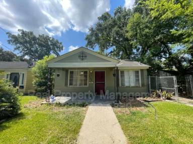 Main picture of 3132 Byron St