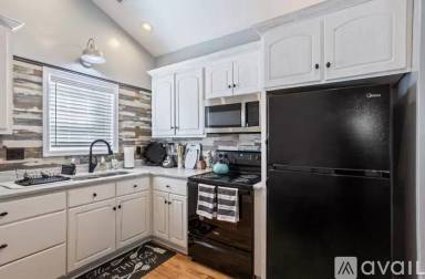 Main picture of 4879 Vaucluse Rd